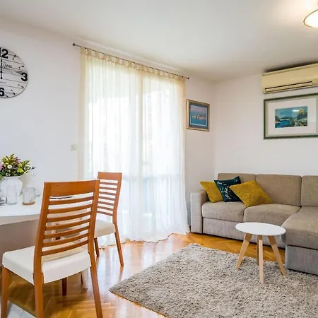 Apartment Mioc *